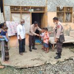 Polsek Rawamerta Giat Religi Salurkan Santunan Kepada Anak Yatim Di Desa Balongsari