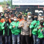 Sambut HUT Lantas ke-77, Polres Karawang Gandeng Paguyuban Ojol Berbagi Sesama