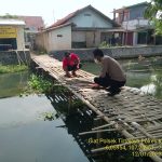 Polsek Tirtajaya Bantu Perbaiki Akses Warga Sabajaya Demi Kenyamanan Dan Keamanan