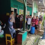 Polsek Tirtajaya Peduli Anak Monitoring Jajanan Di Lingkungan Sekolah