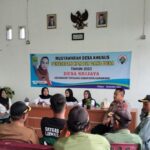 Kapolsek Tirtajaya Giat Jum'at Curhat Bersama Aparatur Desa Srijaya