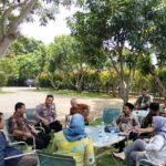 Kapolsek Tirtajaya Giat Jum'at Curhat Bersama Camat Dan Tokoh Masyarakat.