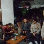 Polisi CAKEP Polsek TIRTAJAYA Ngawangkong Malam Hari Bersama Warga Desa Bolang