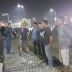 Panit Reskrim Polsek Telukjambe Timur Tegur Oknum Parkir Liar PRK Galuh Mas