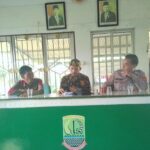 Kanit Reskrim Polsek Tirtajaya Bersama Kades Sumurlaban Gelar Jum'at Curhat