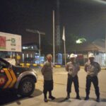 Unit Sabhara Polsek Tirtajaya Laksanakan Patroli Dialogis Scurity Pertamina Pada Malam Hari