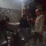 Piket Polsek Lemahabang Berikan Imbauan Kepada Anak Muda Yang Nongkrong Malam Hari