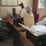 Anggota Unit Intelkam Polsek Klari Berikan Pelayanan Prima Ke Masyarakat Yang Membuat SKCK