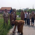 Kapolsek Tempuran Dampingi Tim Monev Kecamatan Di Desa Lemahkarya