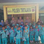 Polri Sahabat Anak<br>Anggota Polsek Tirtajaya Menerima Kunjungan Dari Siswa/Siswi Paud Desa Medankarya