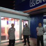 Anggota Patroli Polsek Tirtajaya Laksanakan Patroli Prekat Serta Sambangi Scurity Bank BRI Unit Pisangsambo