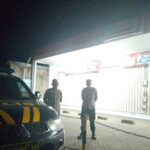Melalui Patroli Prekat, Personil Polsek Tirtajaya Pastikan Keamanan Sejumlah Minimarket Pada Malam Hari