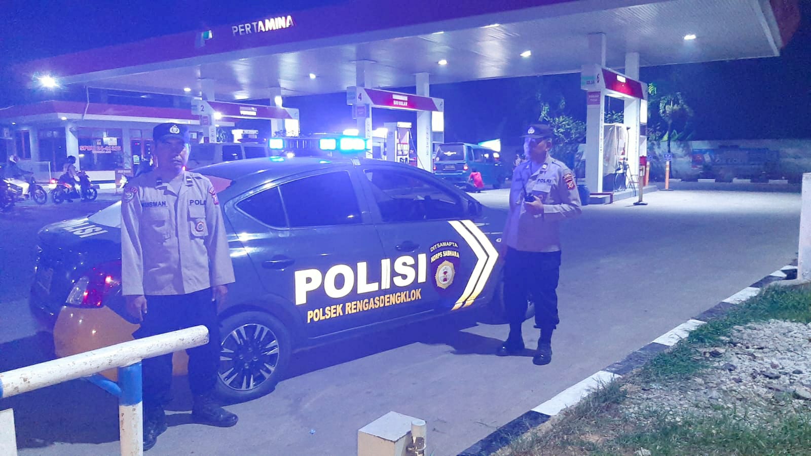 Piket Sabhara Polsek Rengasdengklok Laksanakan Patroli Strong Point Kepung Karawang