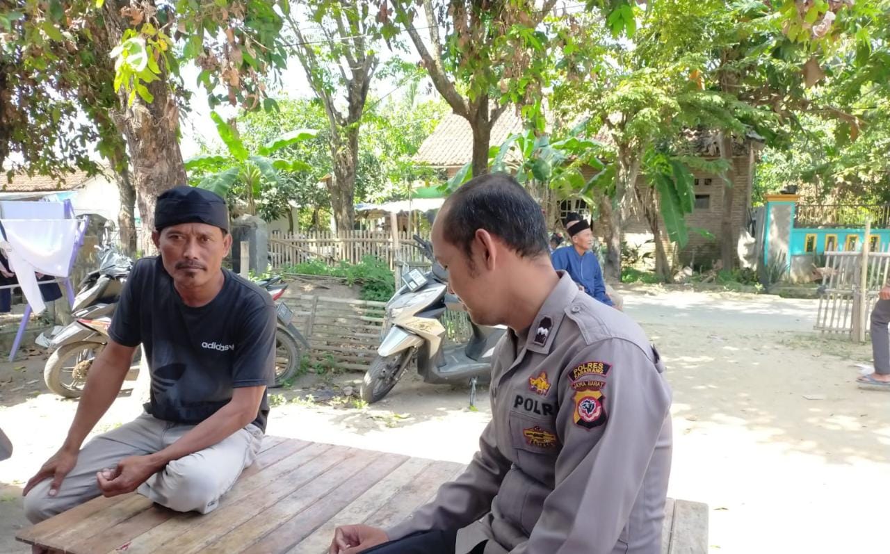 Bhabinkamtibmas Polsek Tirtajaya Hadir Ditengah Masyarakat