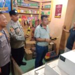 Giat Patroli Polsek Purwasari Polres Karawang Sambang Toko Jamu Diwilayah Hukumnya