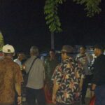 Anggota Patroli Prekat Polsek Tirtajaya Sambangi Linmas Desa Medankarya Pada Malam Hari