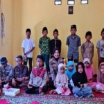 Jum'at Berkah, Kapolsek Lemahabang Santuni Yatim Piatu